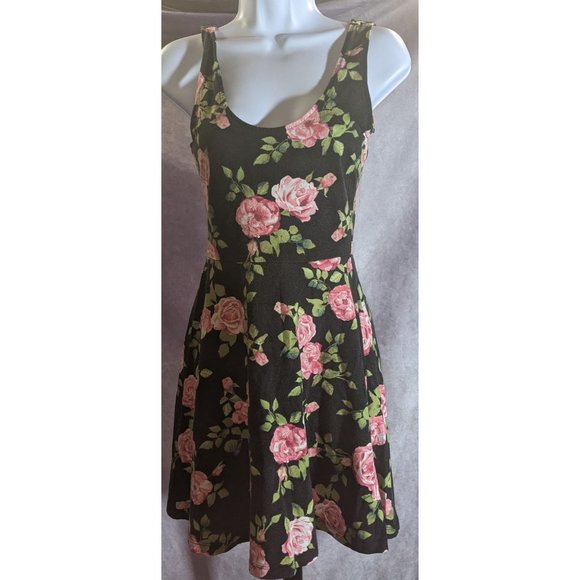 Forever 21 Black And Pink Floral Skater Dress - Picture 5 of 5